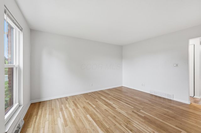 1945 Willoway Circle N, Columbus, OH 43220
