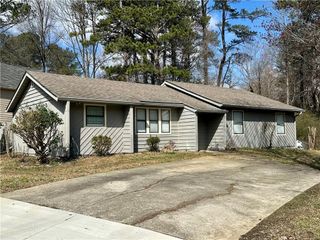 4668 Emerald Willow Drive, Acworth, GA 30101