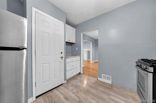 12717 Santa Rosa Drive, Detroit, MI 48238
