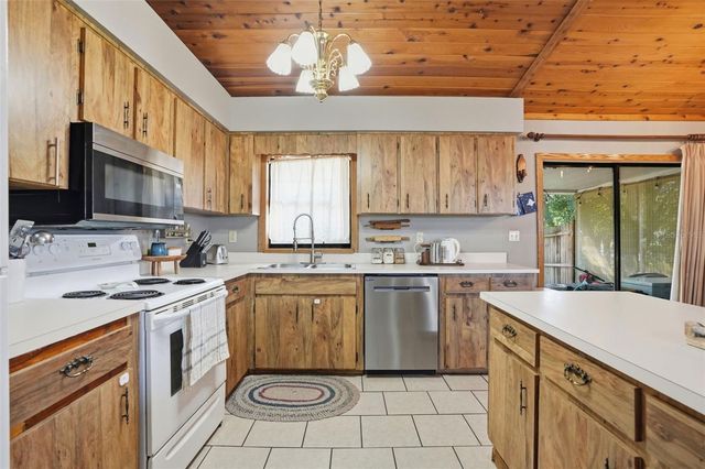 33241 WESTWOOD DRIVE, Dade City, FL 33523