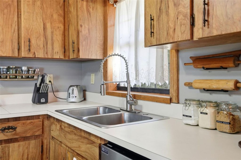 Image 14 of property listing at 33241 WESTWOOD DRIVE, Dade City, FL 33523