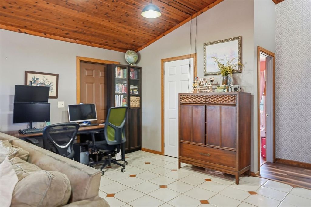 Image 20 of property listing at 33241 WESTWOOD DRIVE, Dade City, FL 33523