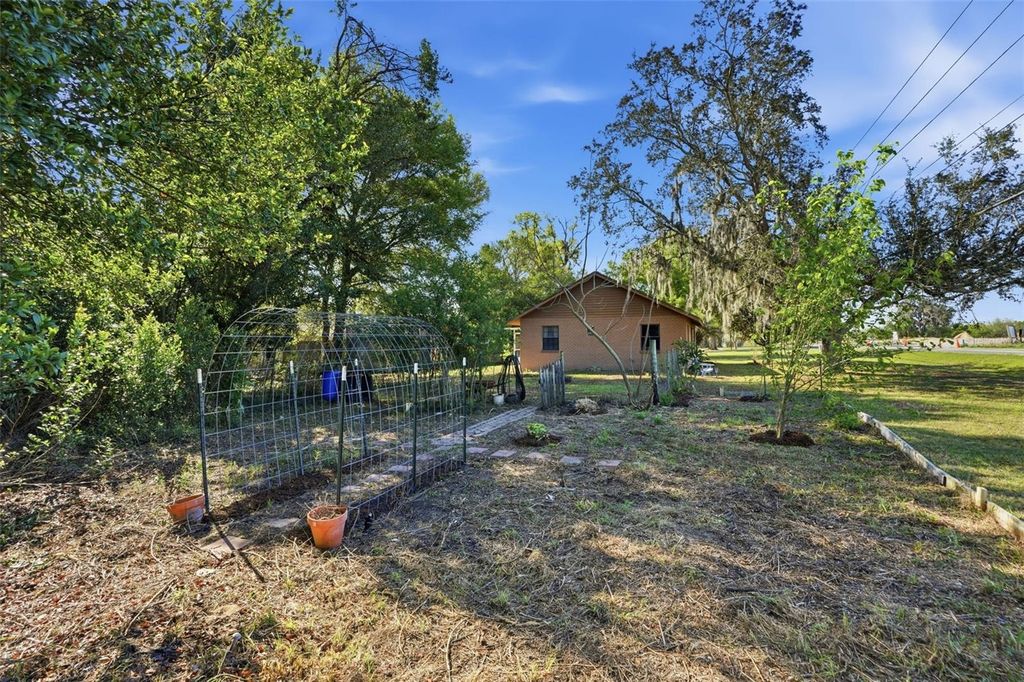 Image 31 of property listing at 33241 WESTWOOD DRIVE, Dade City, FL 33523