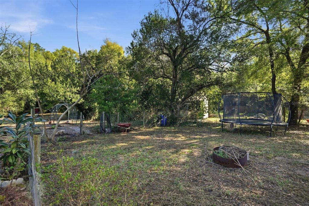 Image 32 of property listing at 33241 WESTWOOD DRIVE, Dade City, FL 33523