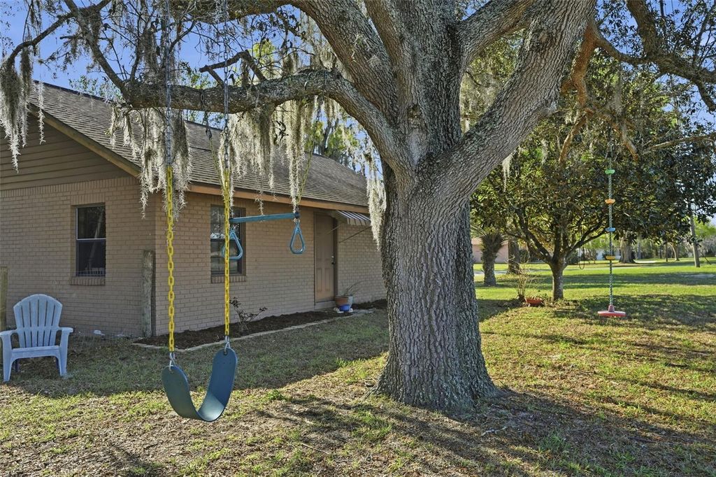 Image 33 of property listing at 33241 WESTWOOD DRIVE, Dade City, FL 33523