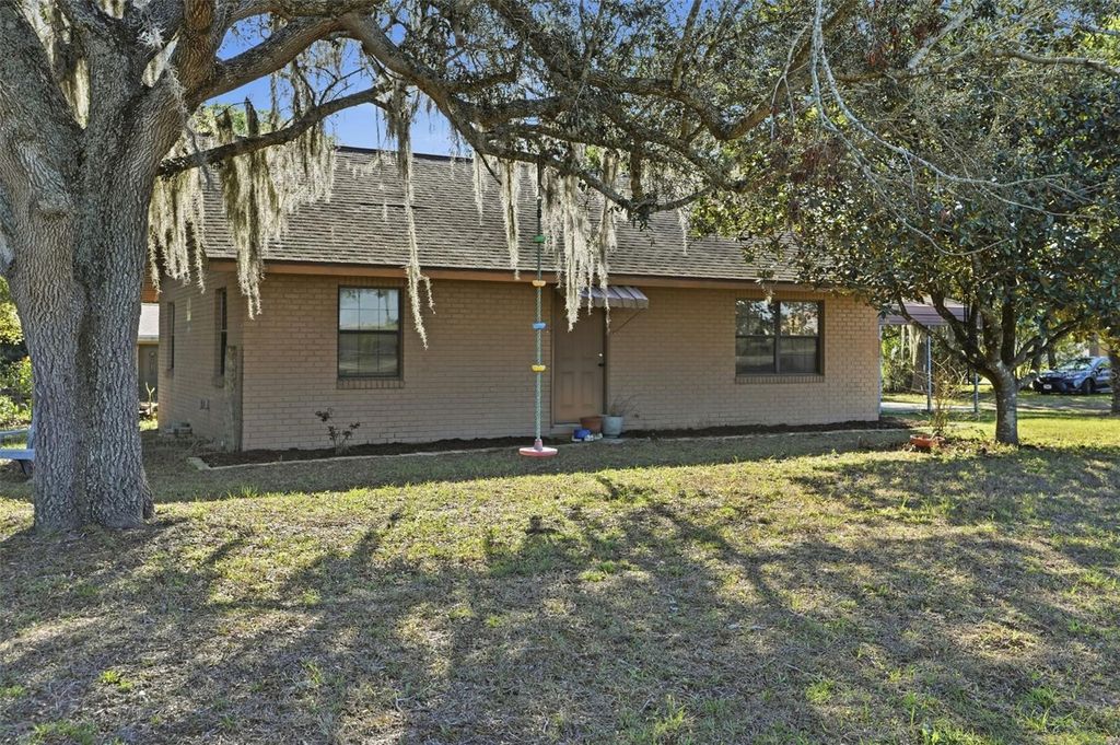 Image 34 of property listing at 33241 WESTWOOD DRIVE, Dade City, FL 33523