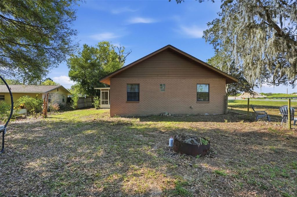 Image 37 of property listing at 33241 WESTWOOD DRIVE, Dade City, FL 33523