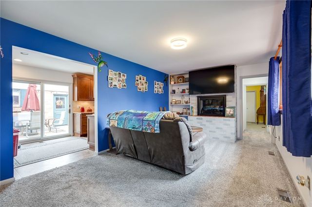 900 Garrison Avenue, Dayton, OH 45429