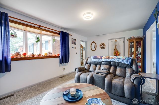 900 Garrison Avenue, Dayton, OH 45429