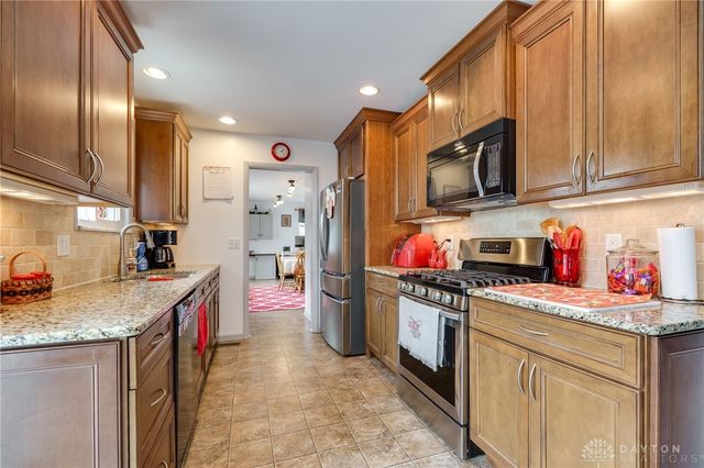 900 Garrison Avenue, Dayton, OH 45429