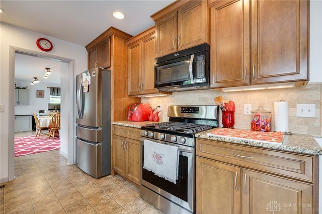 900 Garrison Avenue, Dayton, OH 45429