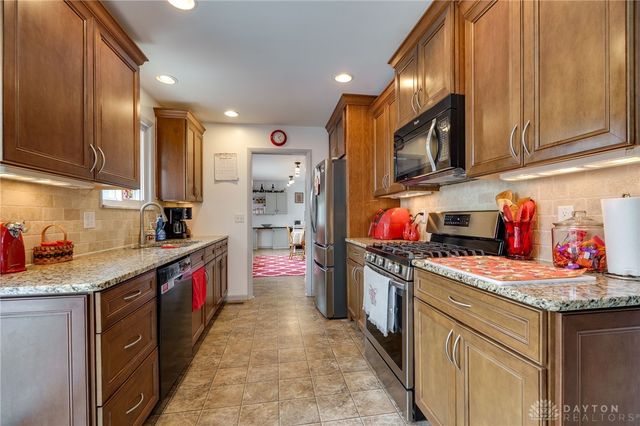 900 Garrison Avenue, Dayton, OH 45429