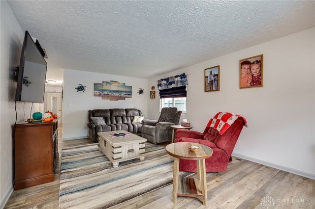 900 Garrison Avenue, Dayton, OH 45429