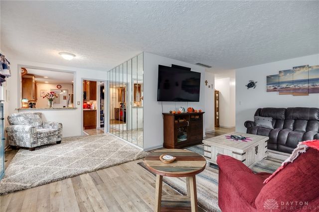 900 Garrison Avenue, Dayton, OH 45429