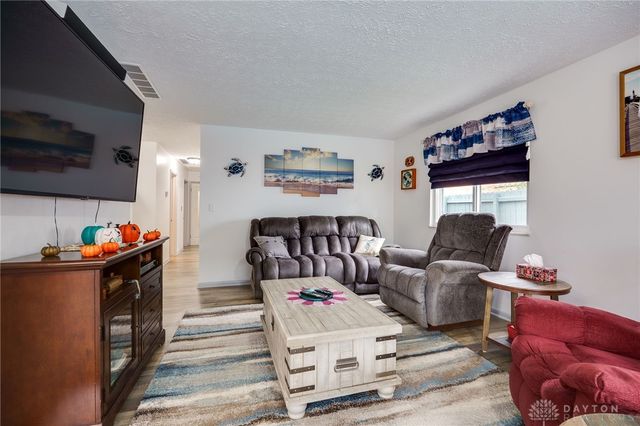 900 Garrison Avenue, Dayton, OH 45429