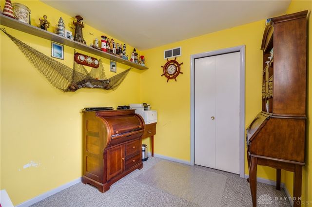 900 Garrison Avenue, Dayton, OH 45429