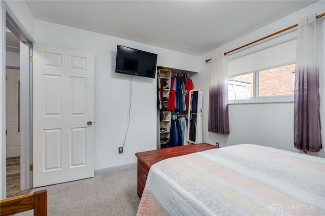 900 Garrison Avenue, Dayton, OH 45429