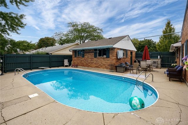 900 Garrison Avenue, Dayton, OH 45429