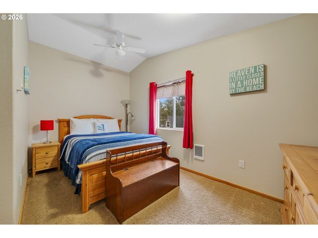 26035 BEACH Dr, Rockaway Beach, OR 97136