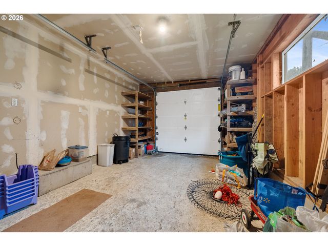 26035 BEACH Dr, Rockaway Beach, OR 97136