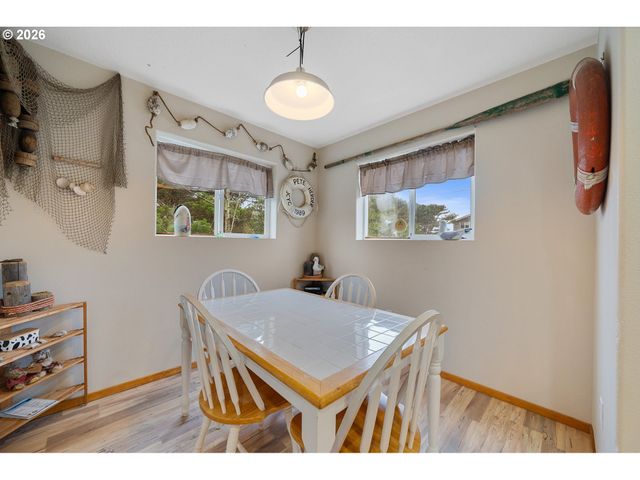 26035 BEACH Dr, Rockaway Beach, OR 97136