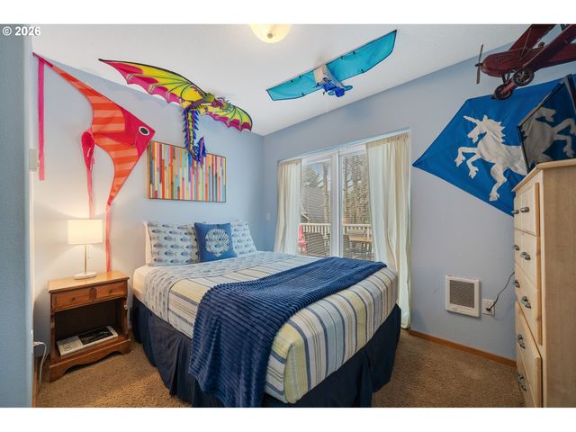 26035 BEACH Dr, Rockaway Beach, OR 97136