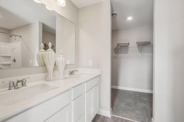 17587 Driscoll Place, Lakeville, MN 55044