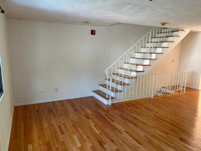 39 Pebble Pl 39, Malden, MA 02148