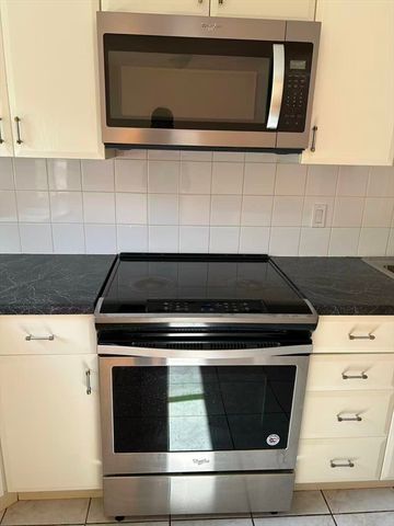 39 Pebble Pl 39, Malden, MA 02148