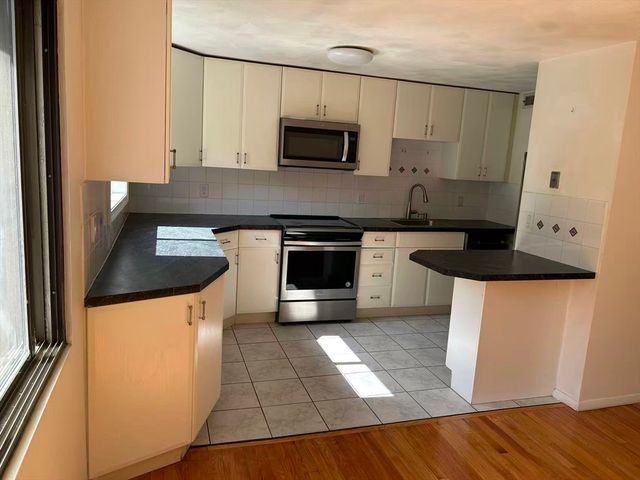 39 Pebble Pl 39, Malden, MA 02148