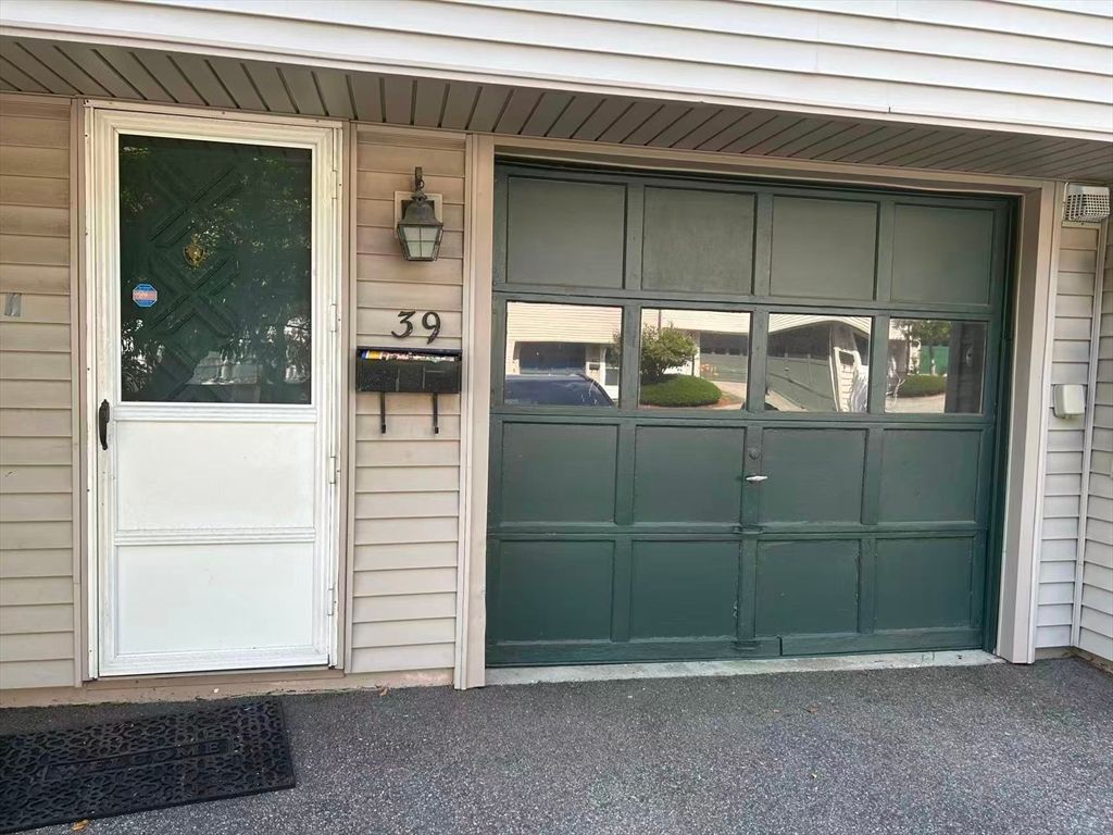 39 Pebble Pl 39, Malden, MA 02148