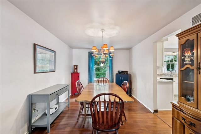 366 Willow Hedge Dr, Monroeville, PA 15146