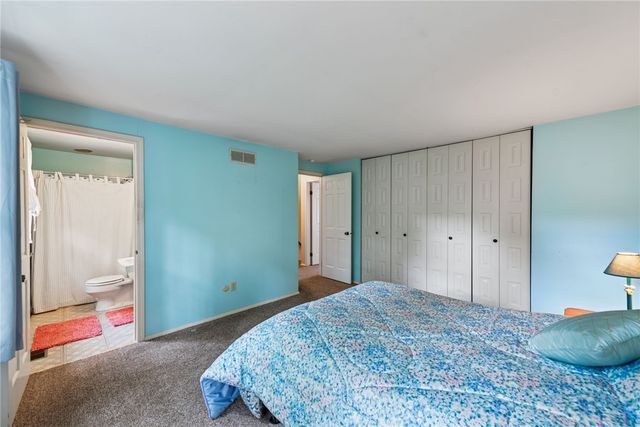 366 Willow Hedge Dr, Monroeville, PA 15146