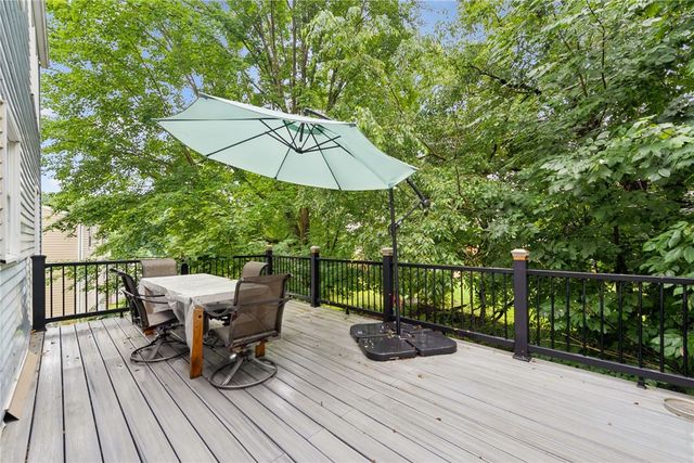 366 Willow Hedge Dr, Monroeville, PA 15146