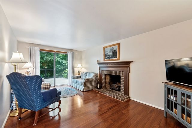 366 Willow Hedge Dr, Monroeville, PA 15146