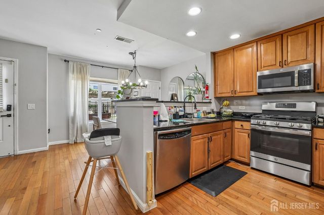 358 Rector Street 311, Perth Amboy, NJ 08861