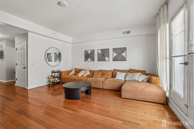 358 Rector Street 311, Perth Amboy, NJ 08861