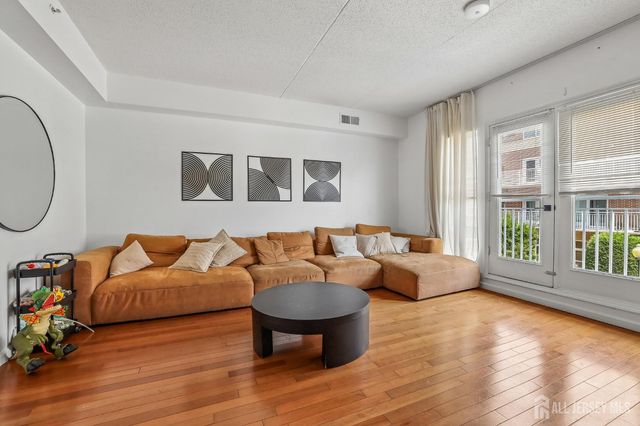 358 Rector Street 311, Perth Amboy, NJ 08861
