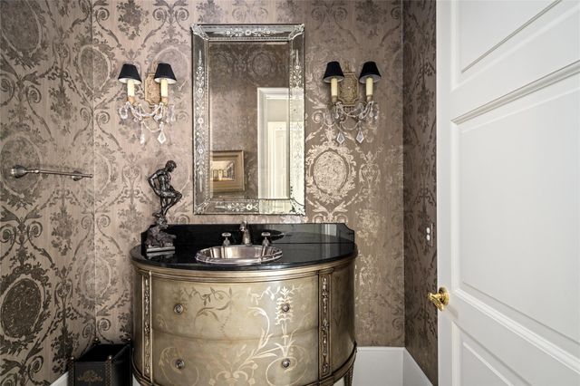 6024 Memorial Drive, Houston, TX 77007