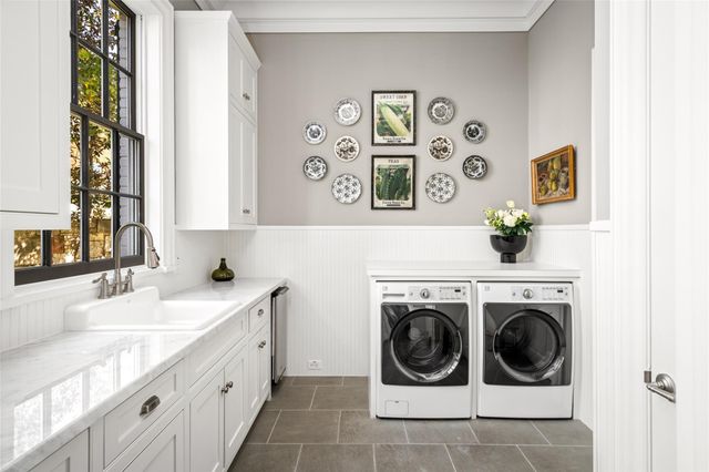 6024 Memorial Drive, Houston, TX 77007