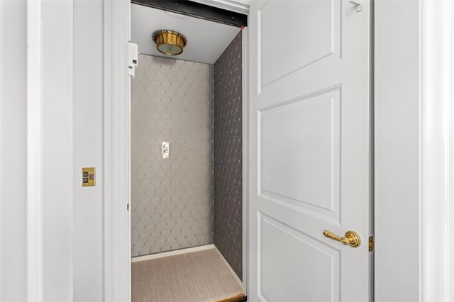 6024 Memorial Drive, Houston, TX 77007