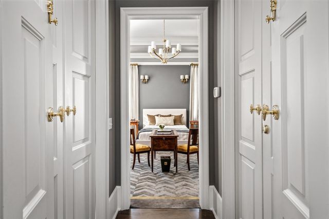 6024 Memorial Drive, Houston, TX 77007