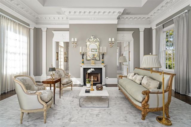 6024 Memorial Drive, Houston, TX 77007