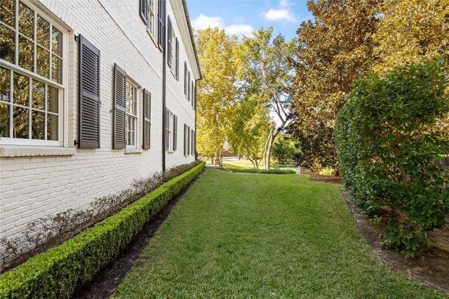 6024 Memorial Drive, Houston, TX 77007