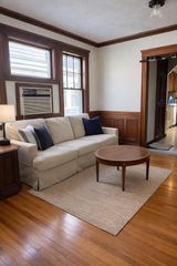 8 Seagrave Rd 2, Cambridge, MA 02140