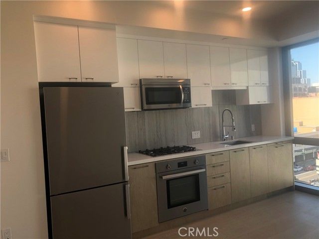 400 S Broadway 802, Los Angeles, CA 90013