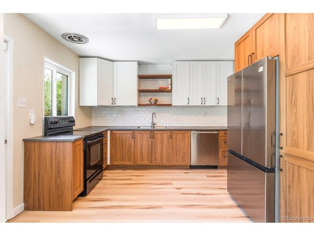 956 Racine St, Aurora, CO 80011