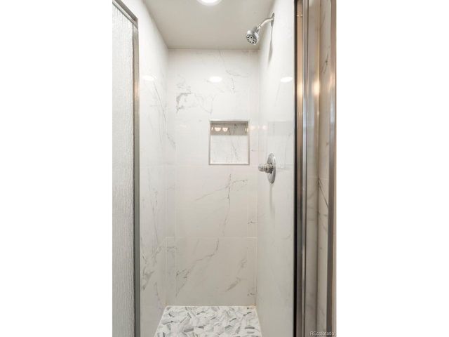 956 Racine St, Aurora, CO 80011