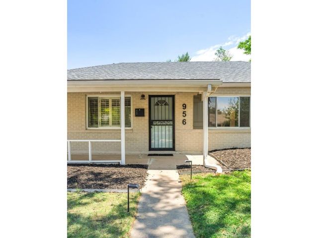 956 Racine St, Aurora, CO 80011