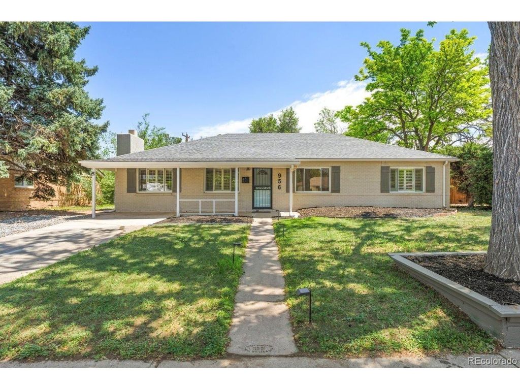 956 Racine St, Aurora, CO 80011